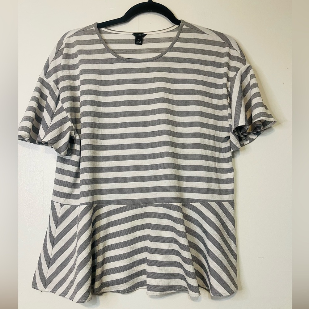 Ann Taylor Gray Striped Short Sleeve Top